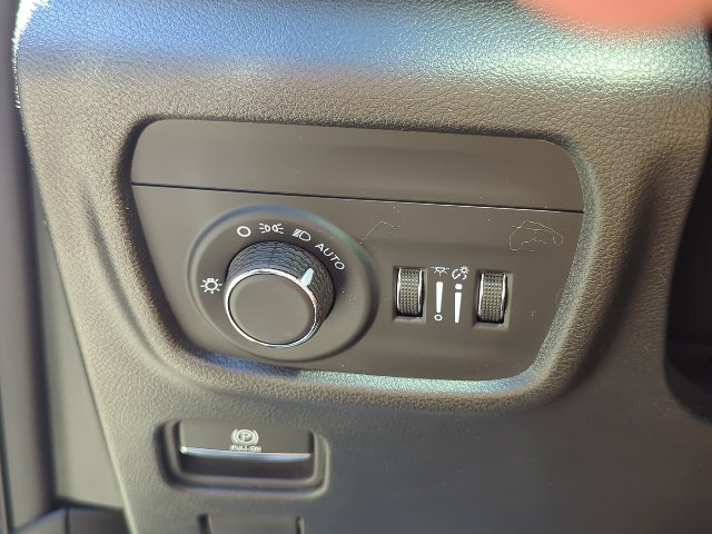 Used 2025 Jeep Grand Cherokee L Altitude AWD/4WD image 20
