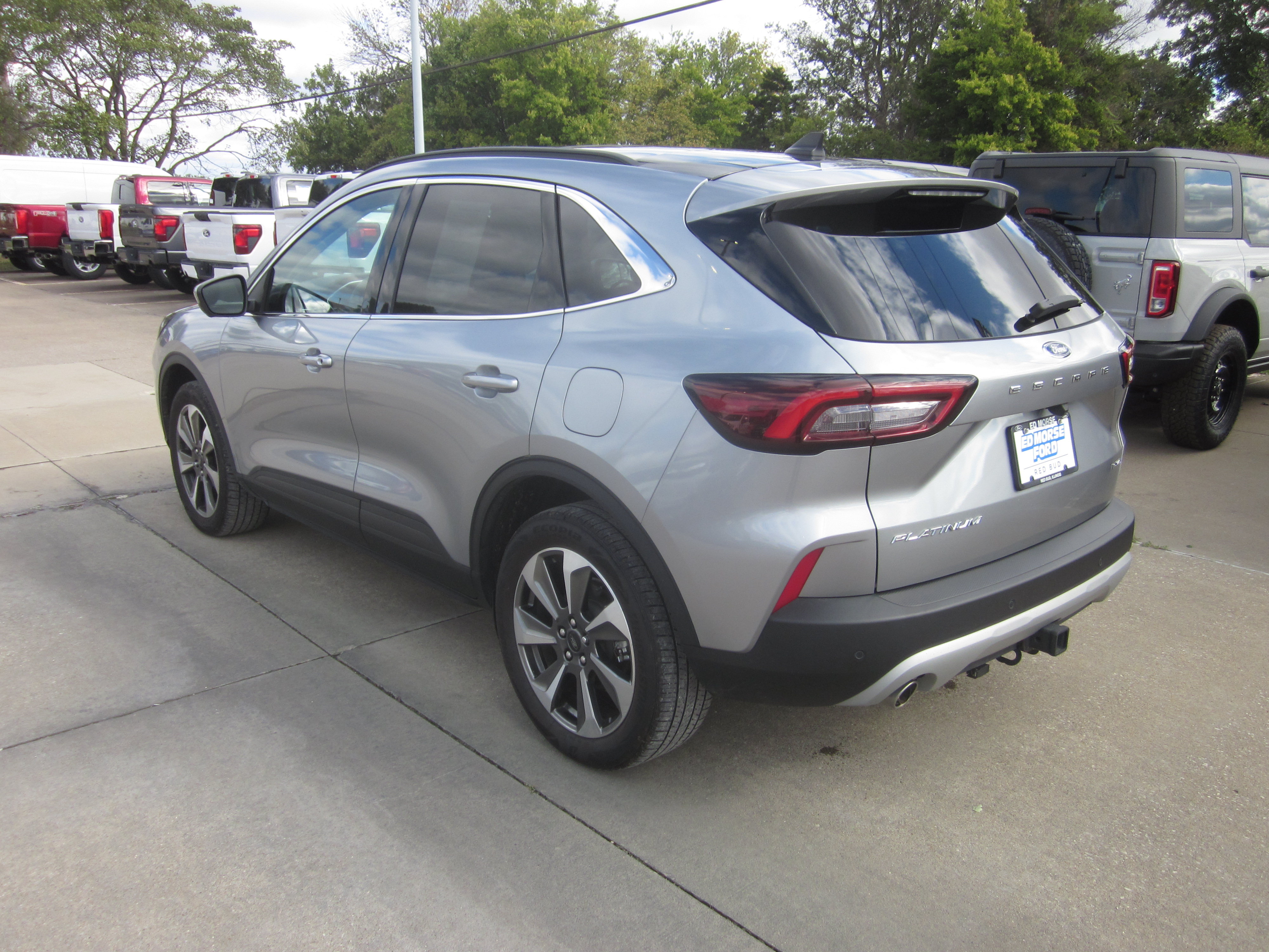 Used 2024 Ford Escape Platinum w/ Class II Trailer Tow Package AWD/4WD image 4