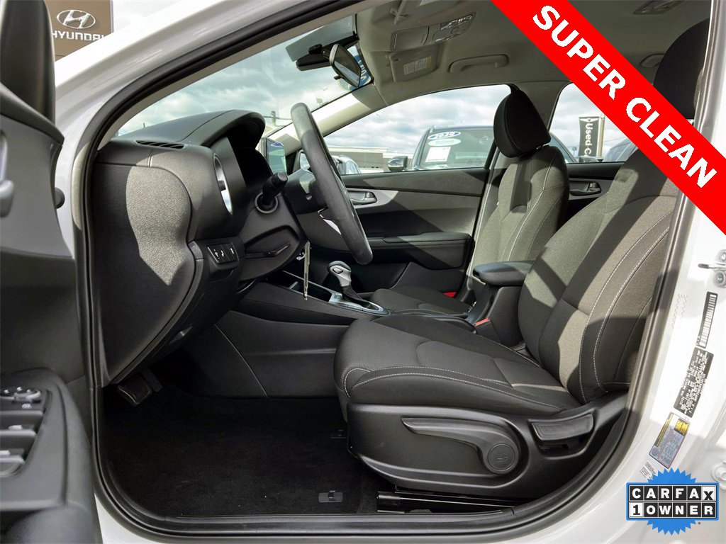 Used 2023 Kia Forte LXS w/ LXS Technology Package image 9