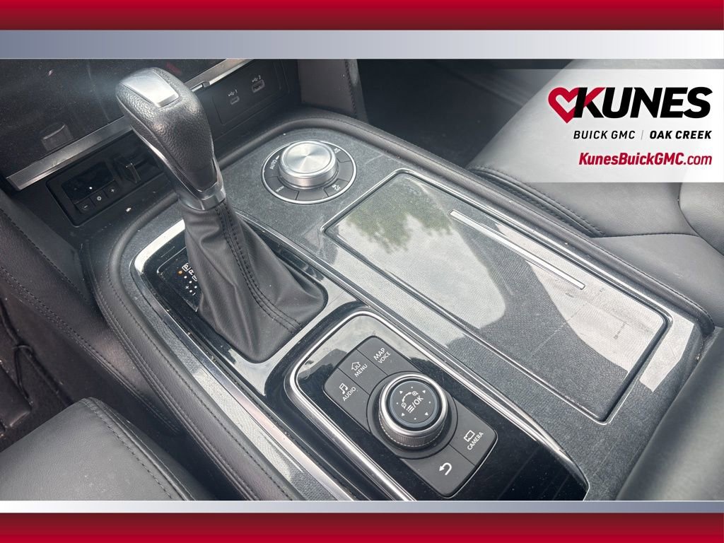 Used 2023 Nissan Armada SV image 18