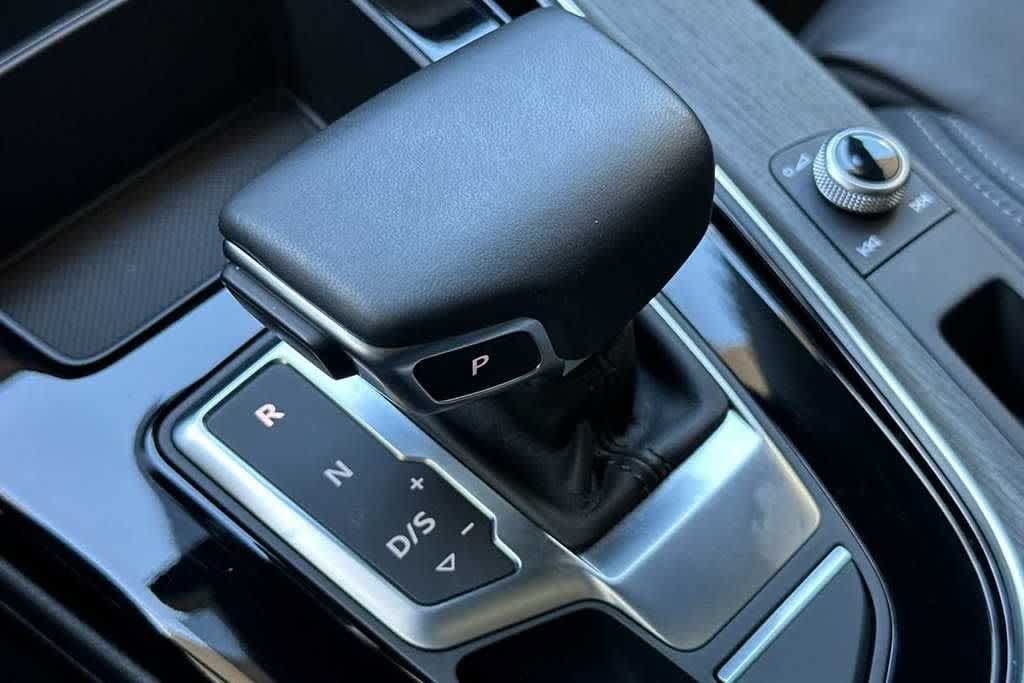 Used 2025 Audi A4 2.0T Premium w/ Convenience Package AWD/4WD image 20