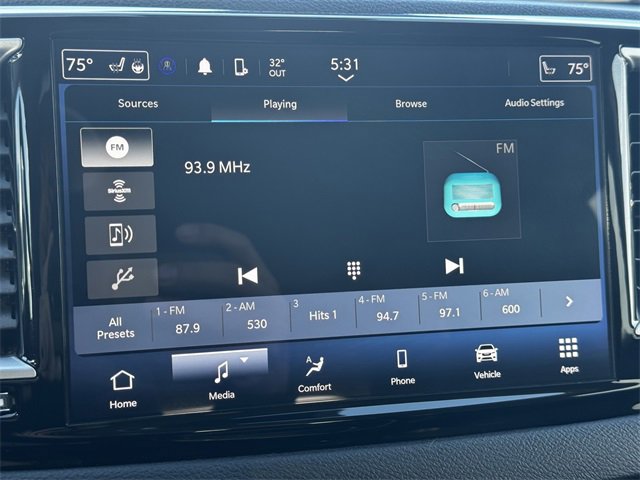 Certified 2024 Chrysler Pacifica Touring-L image 31
