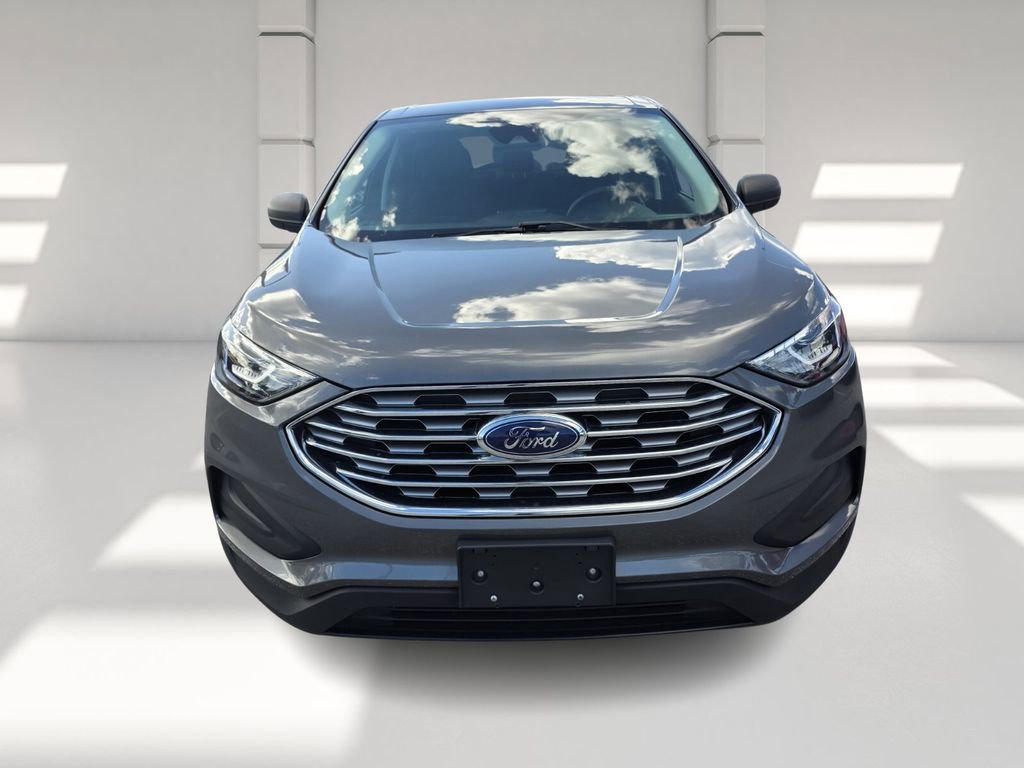 Used 2022 Ford Edge SE image 2