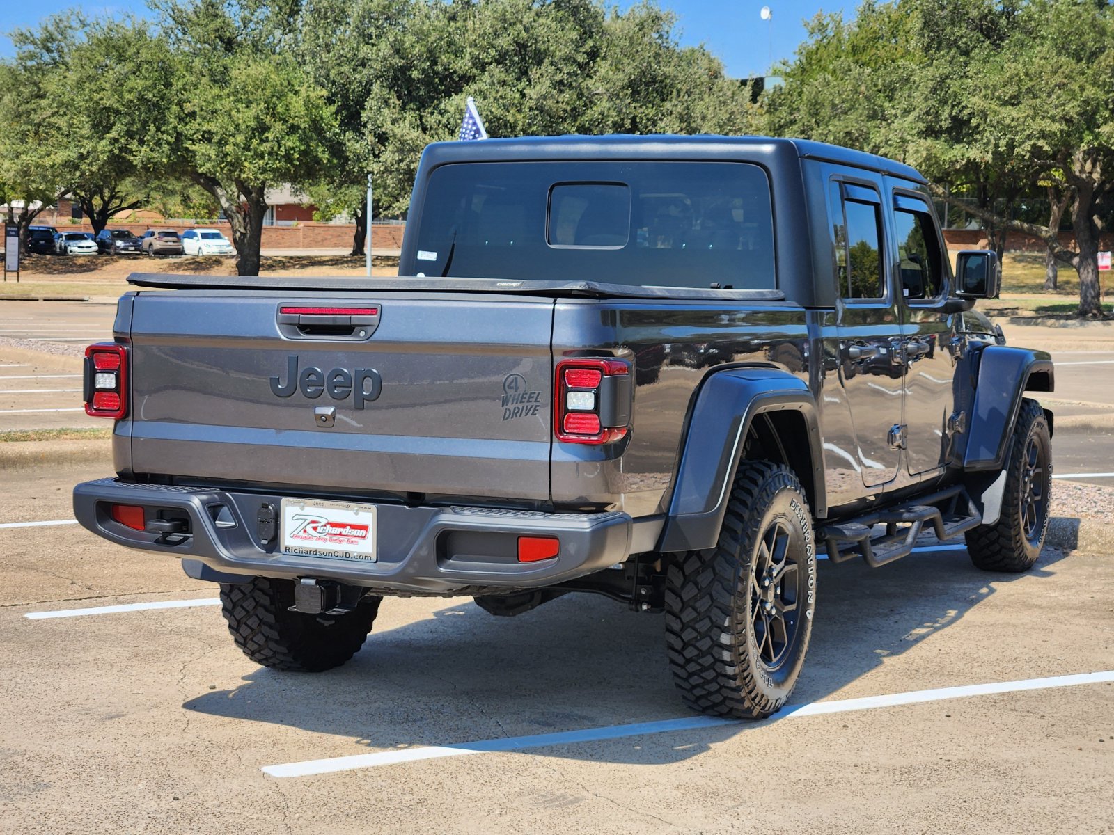 Used 2025 Jeep Gladiator Sport AWD/4WD image 6