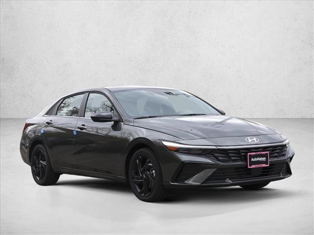 New 2026 Hyundai Elantra SEL Sport FWD image 3