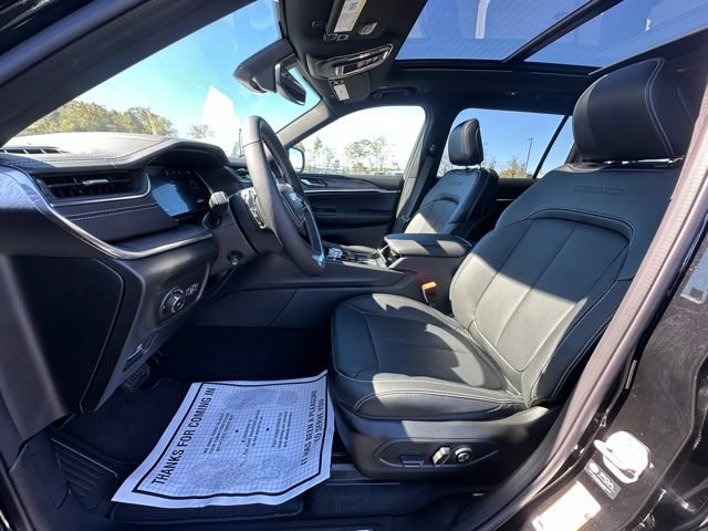 New 2025 Jeep Grand Cherokee L Overland AWD/4WD image 24