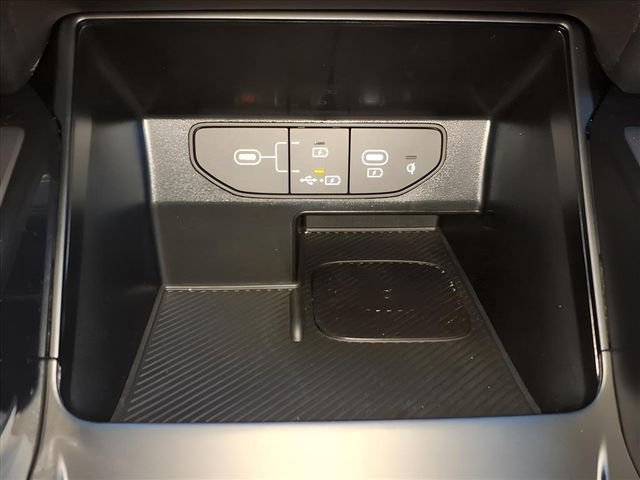 Used 2025 Kia Sorento S image 25