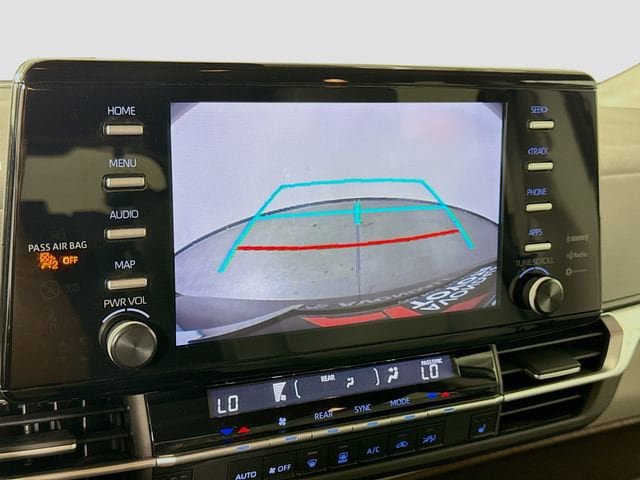 Certified 2024 Toyota Sienna XLE FWD image 13
