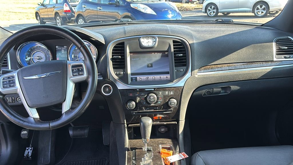 Used 2011 Chrysler 300 Limited image 12