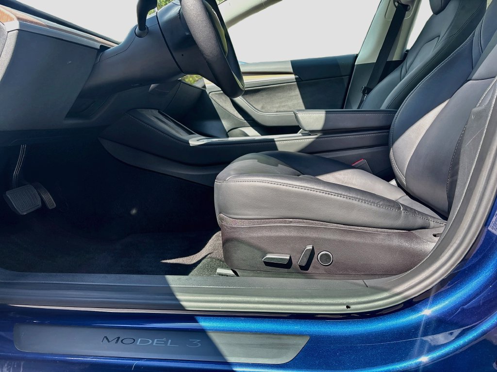 Used 2023 Tesla Model 3 Standard Range RWD image 16