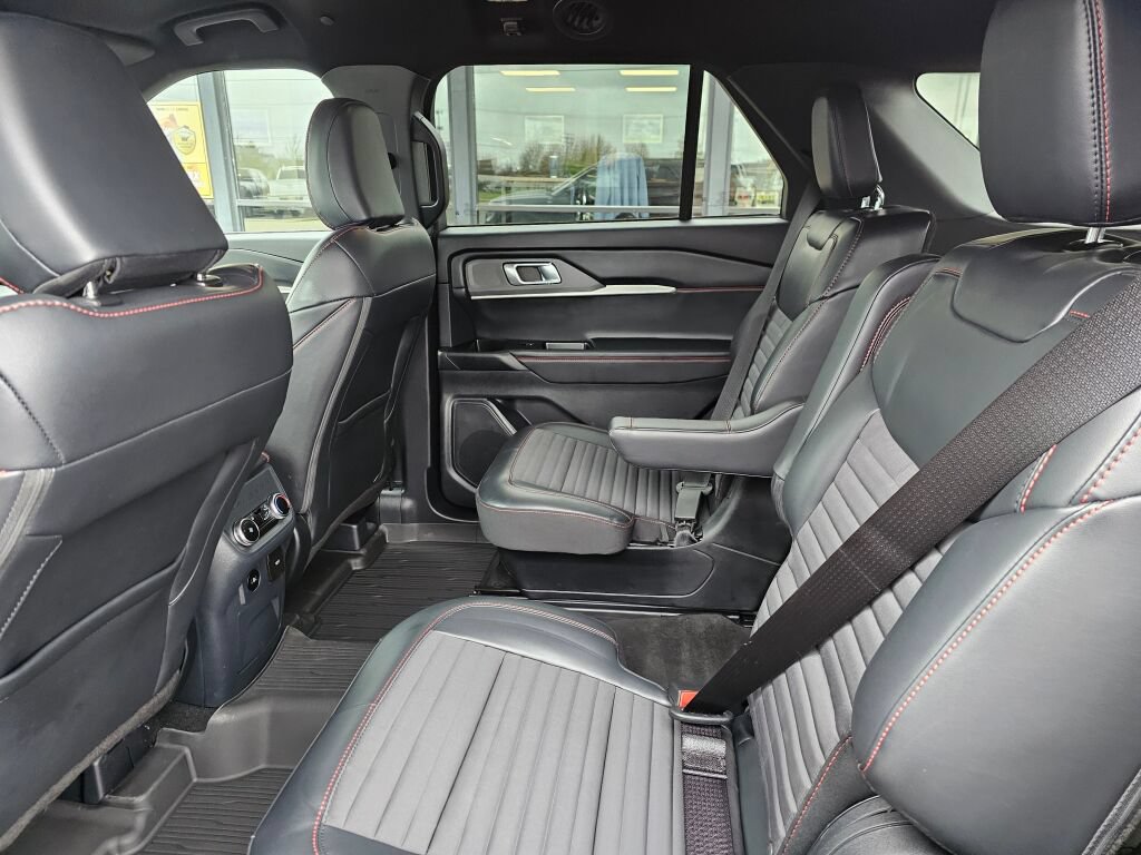Certified 2025 Ford Explorer ST-Line AWD/4WD image 13