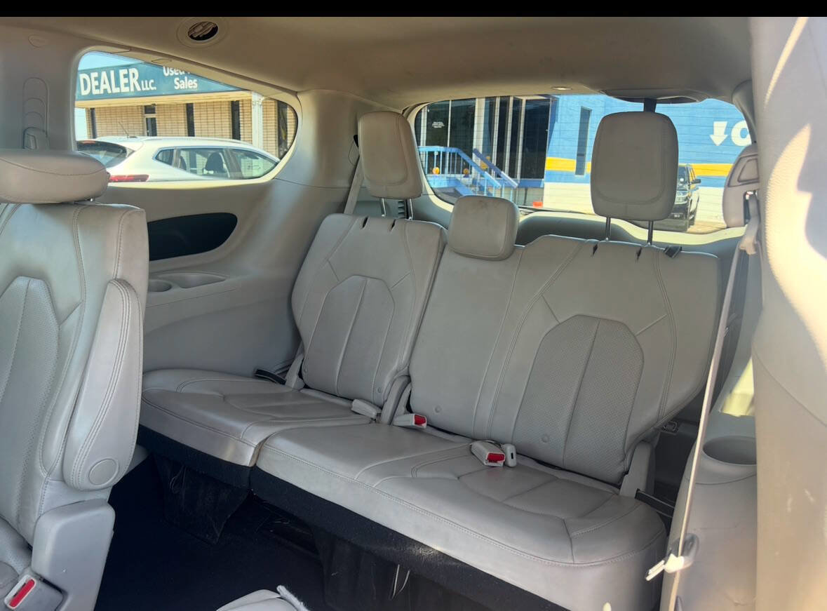 Used 2021 Chrysler Voyager Lxi FWD image 5