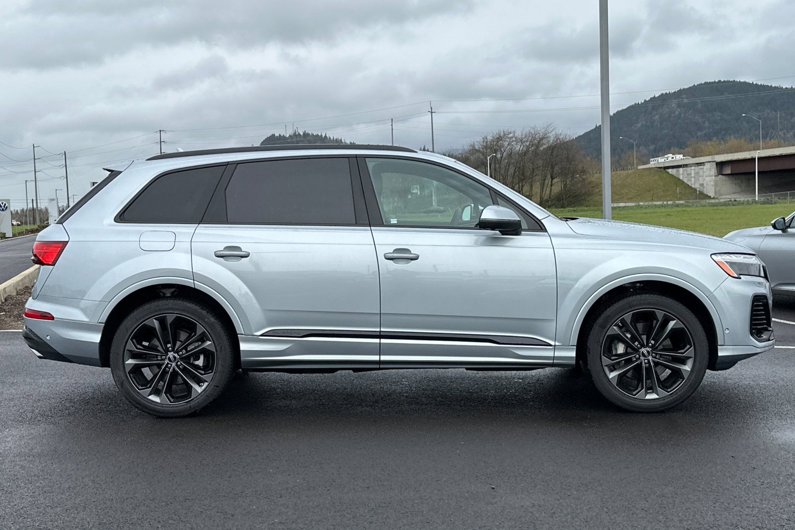 Used 2025 Audi Q7 3.0T Premium Plus w/ Premium Plus Package image 2