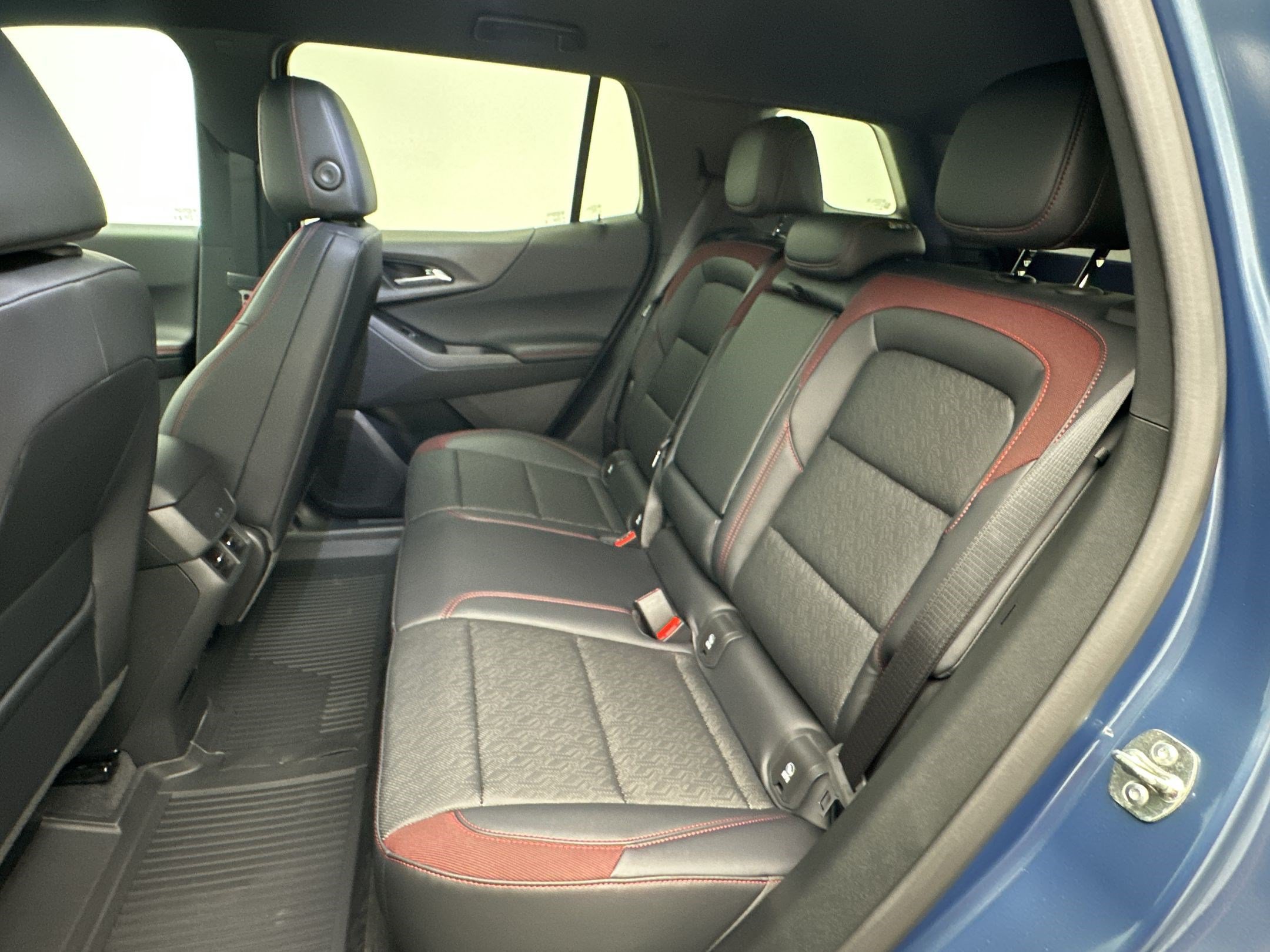 New 2027 Chevrolet Equinox RS w/ LPO, Floor Liner Package AWD/4WD image 23