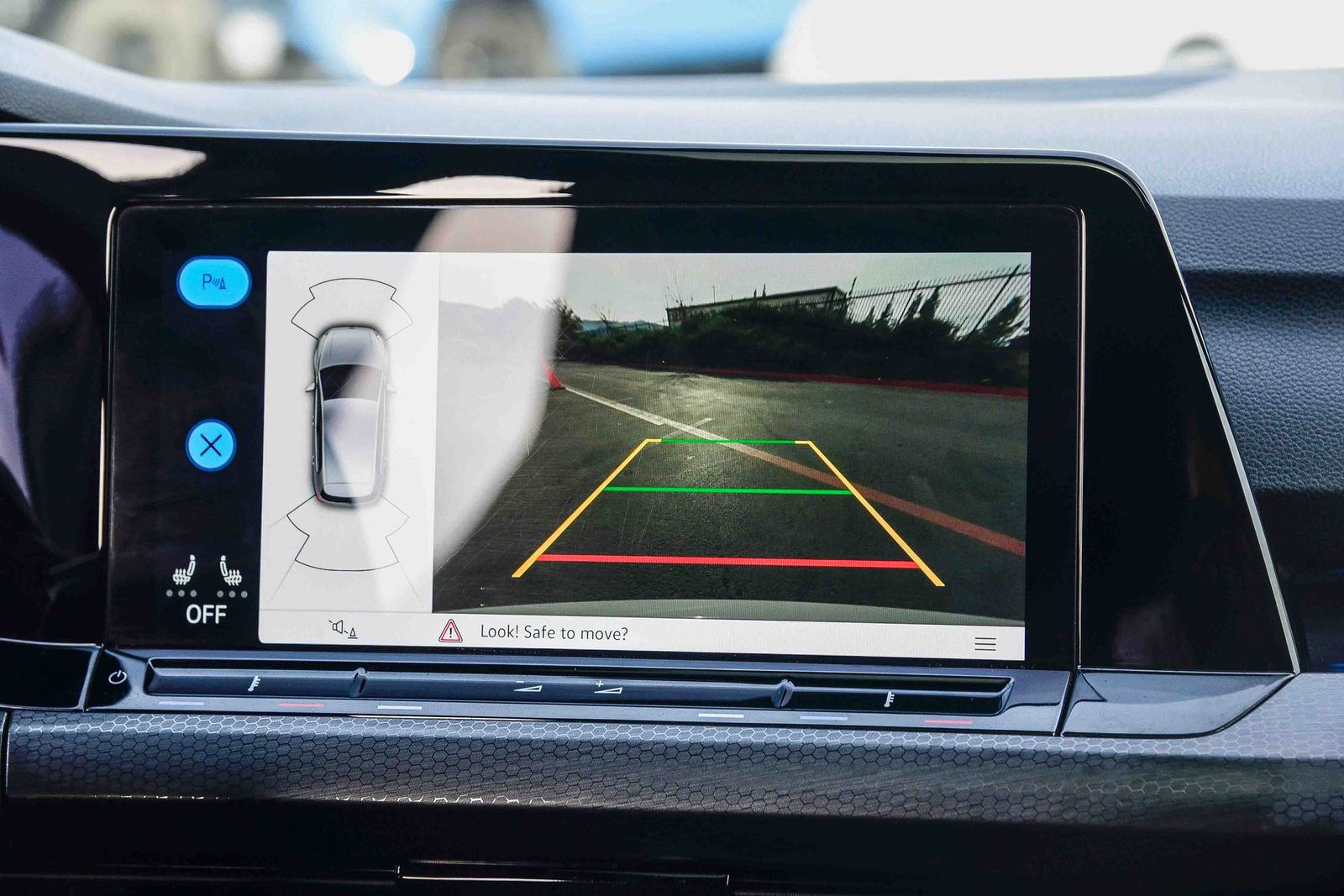 Used 2022 Volkswagen GTI SE image 17