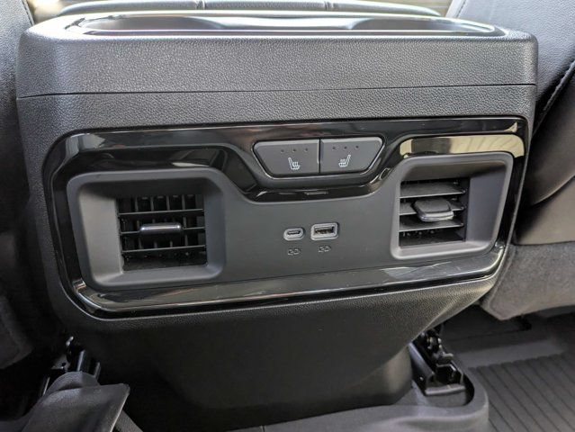 Used 2025 GMC Sierra 1500 AT4 w/ Technology Package AWD/4WD image 14