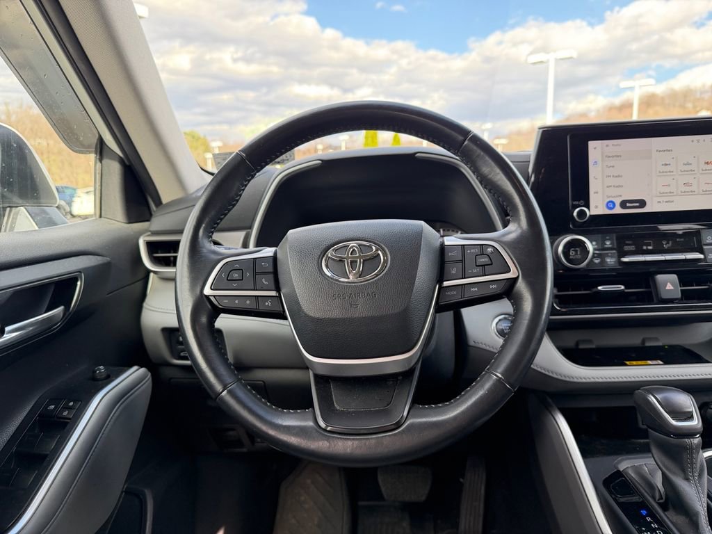 Used 2023 Toyota Highlander XLE image 15