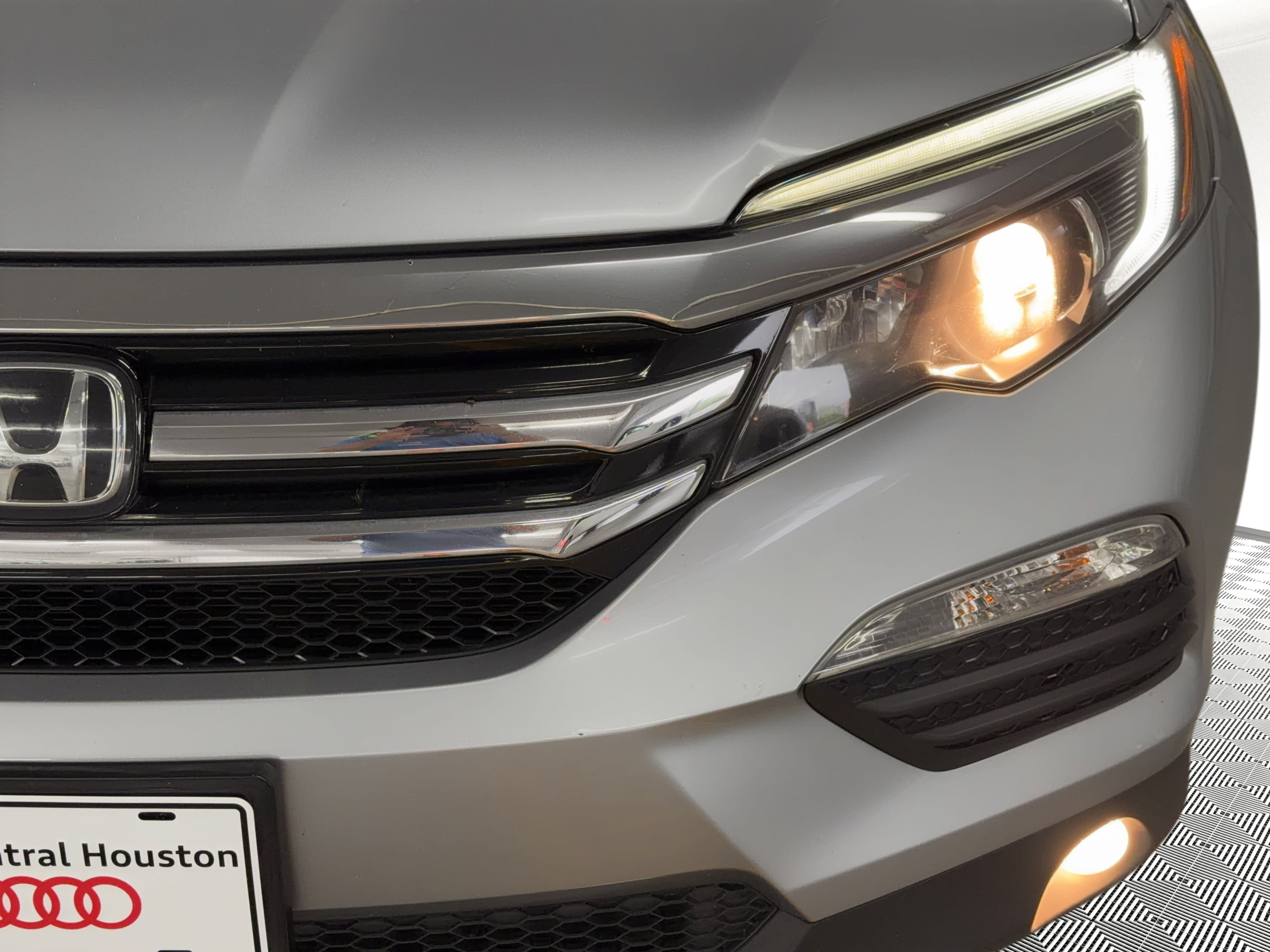 Used 2017 Honda Pilot Touring image 11
