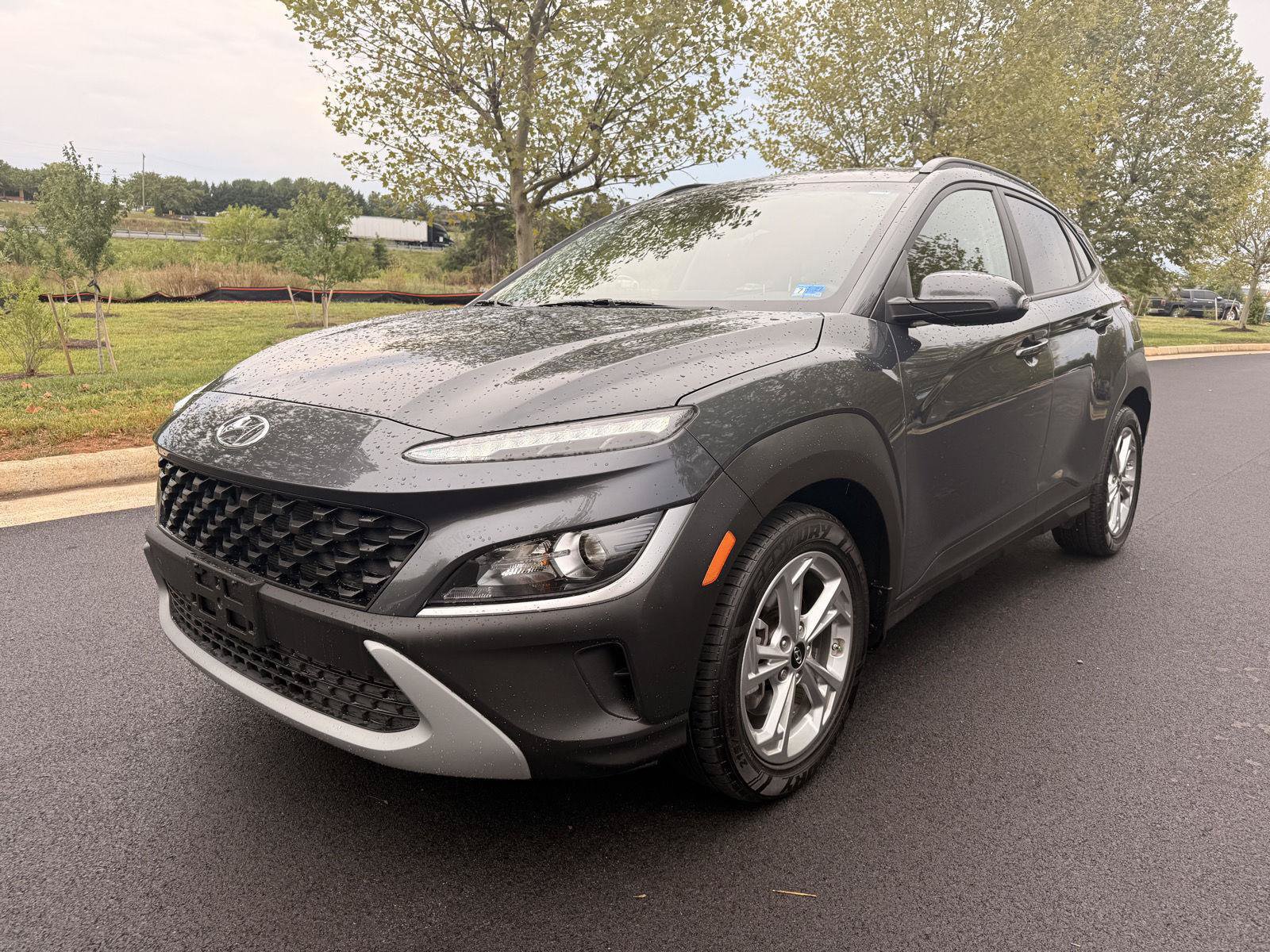 Used 2022 Hyundai Kona SEL AWD/4WD image 2