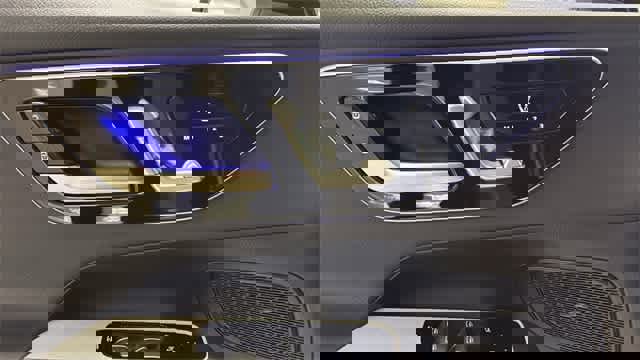 Certified 2025 Mercedes-Benz GLC 300 4MATIC image 33