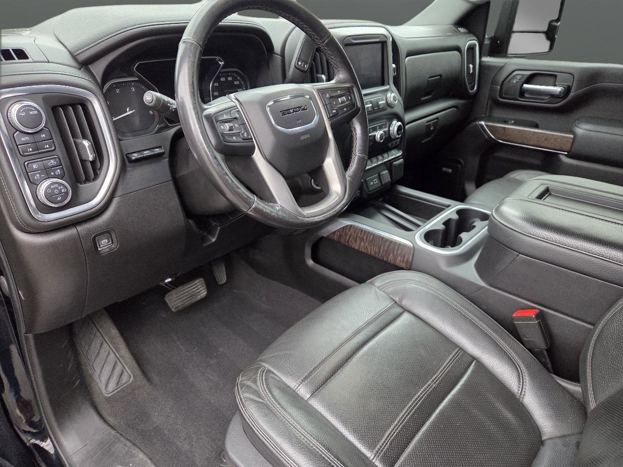 Used 2022 GMC Sierra 2500 Denali w/ Technology Package image 11