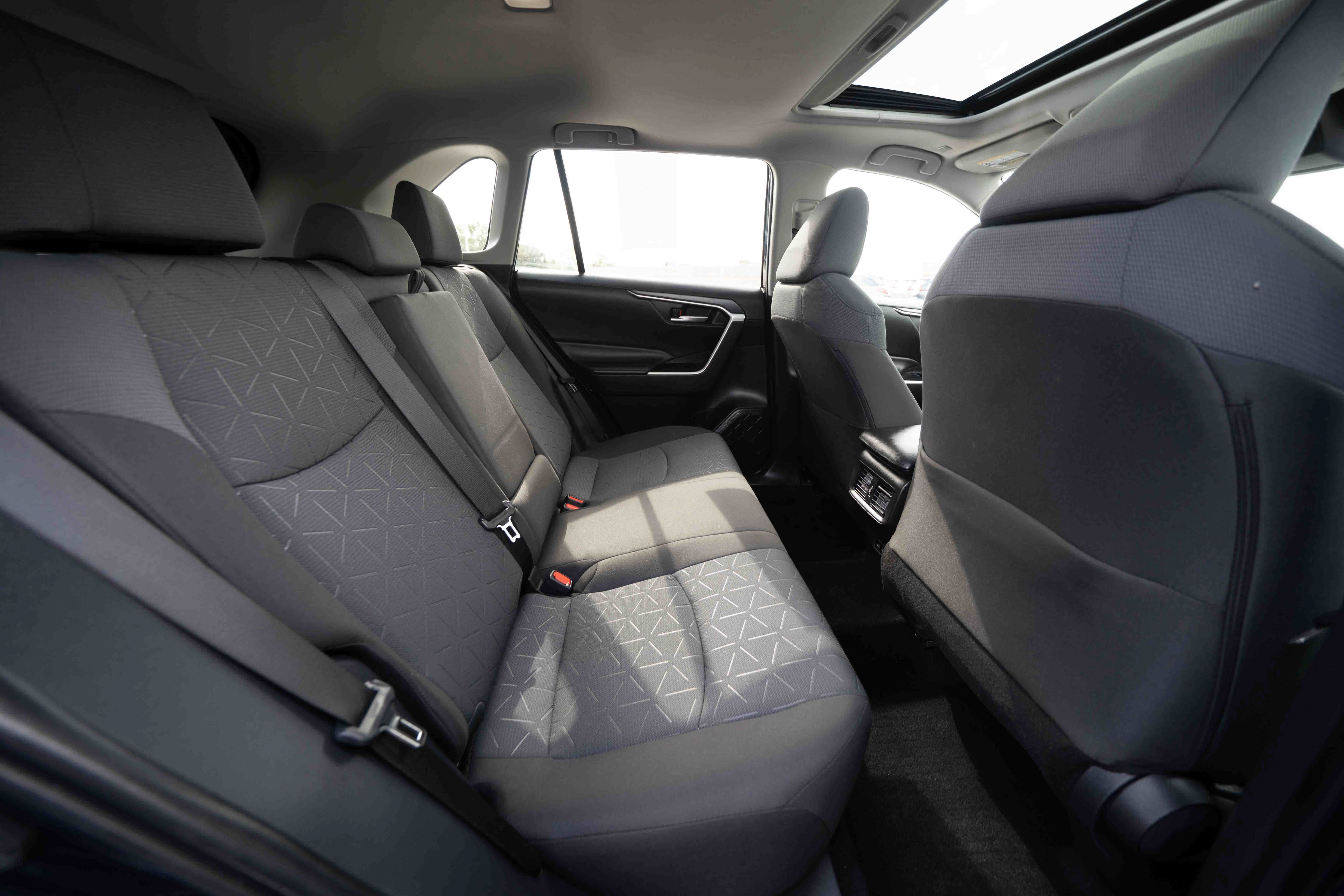 Used 2025 Toyota RAV4 XLE w/ Convenience Package AWD/4WD image 25