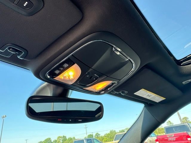 Used 2019 Jeep Cherokee High Altitude AWD/4WD image 37