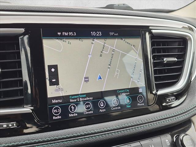 Used 2018 Chrysler Pacifica Limited w/ Advanced Safetytec Group FWD image 19