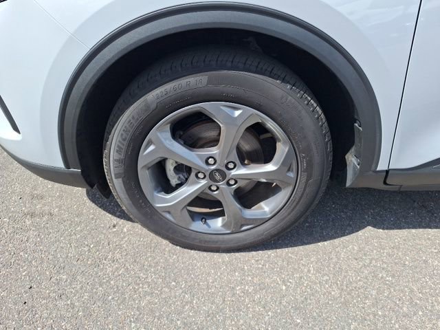 Certified 2025 Ford Escape ST-Line w/ Equipment Group 301A image 9