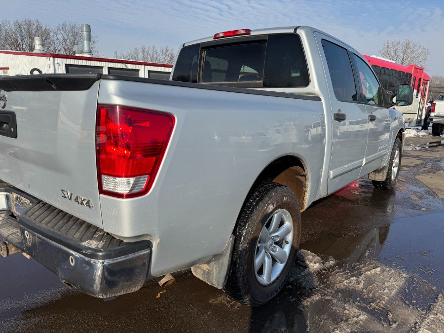 Used 2014 Nissan Titan SV image 11