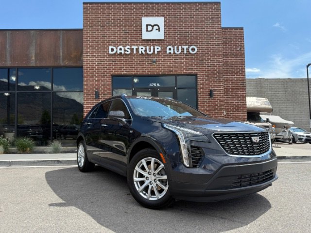 Used 2023 Cadillac XT4 Luxury w/ Cold Weather Package image 4