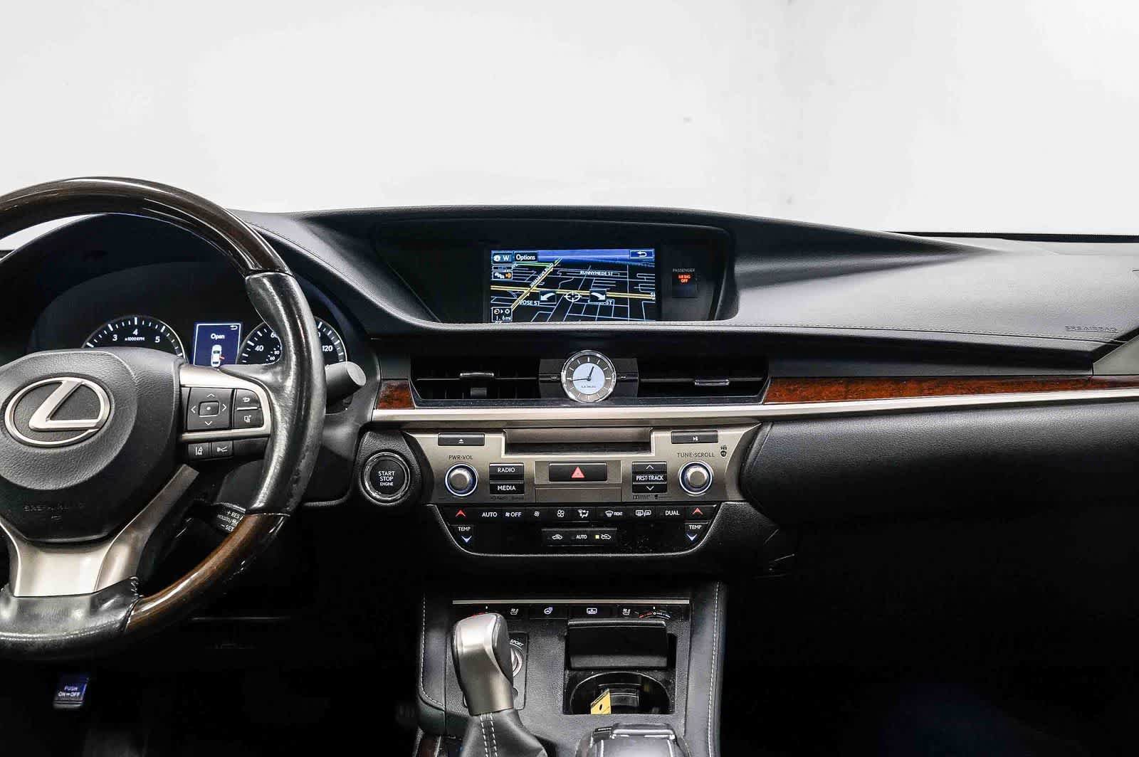 Used 2016 Lexus ES 350 w/ Luxury Package w/Wood Trim FWD image 13
