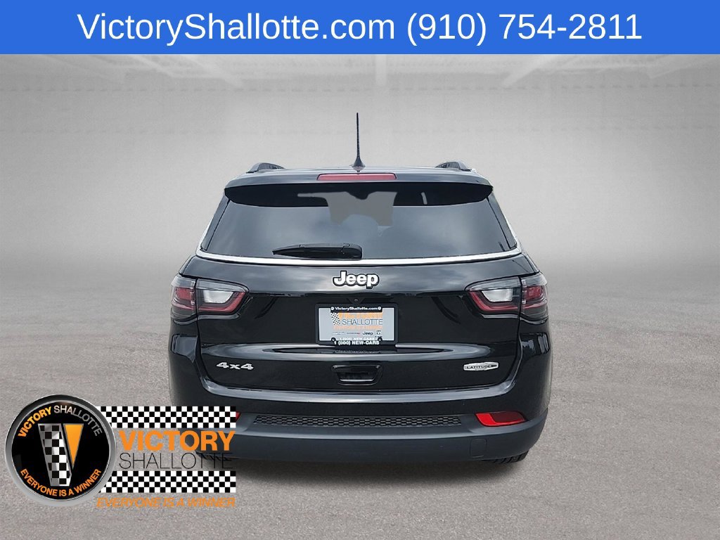 Used 2022 Jeep Compass Latitude w/ Sun and Sound Group AWD/4WD image 25