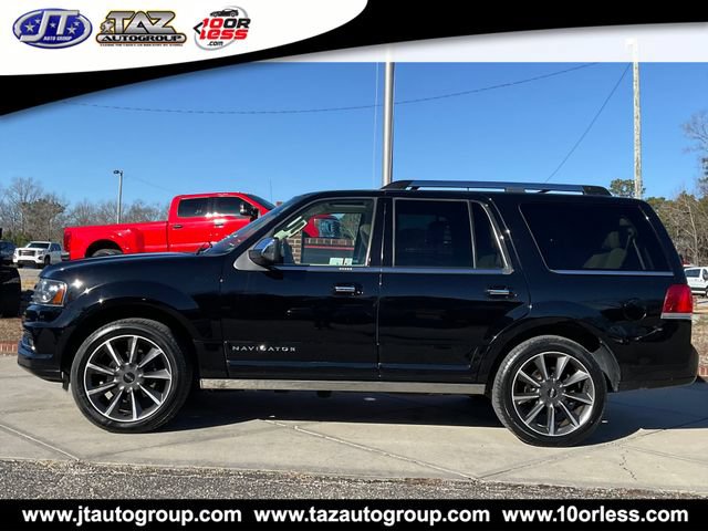 Used 2017 Lincoln Navigator Reserve AWD/4WD image 4