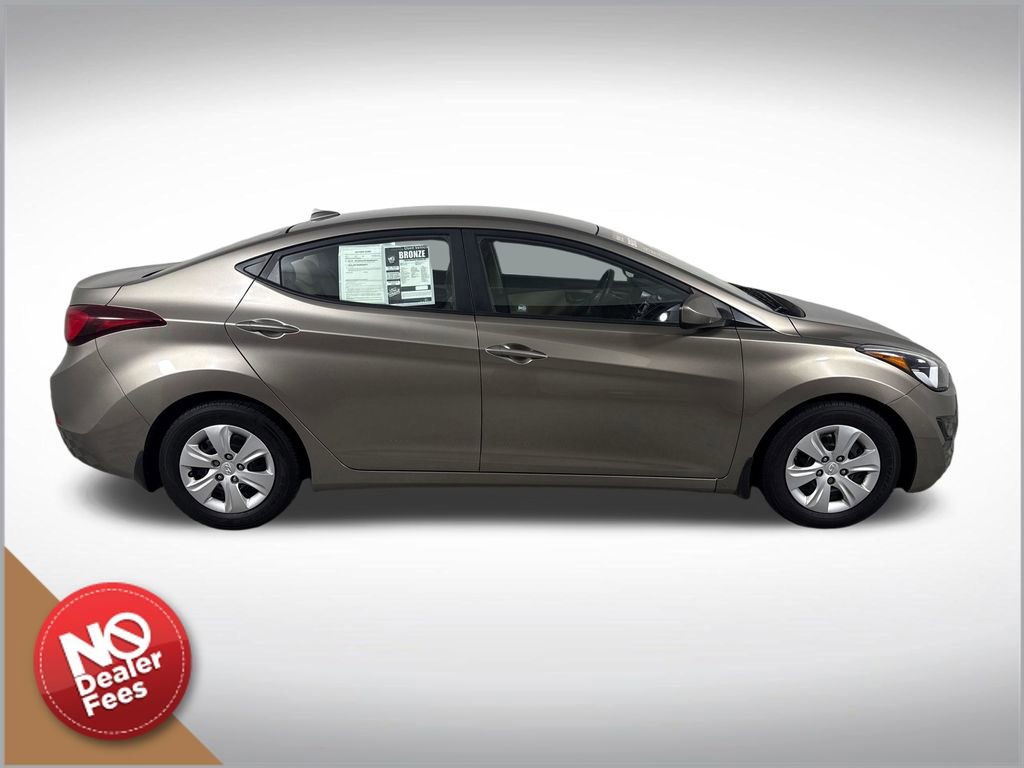 Used 2016 Hyundai Elantra SE FWD image 2