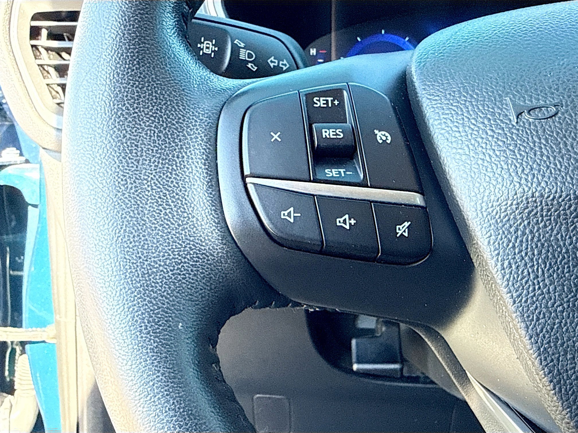 Used 2020 Ford Escape SE Sport image 36