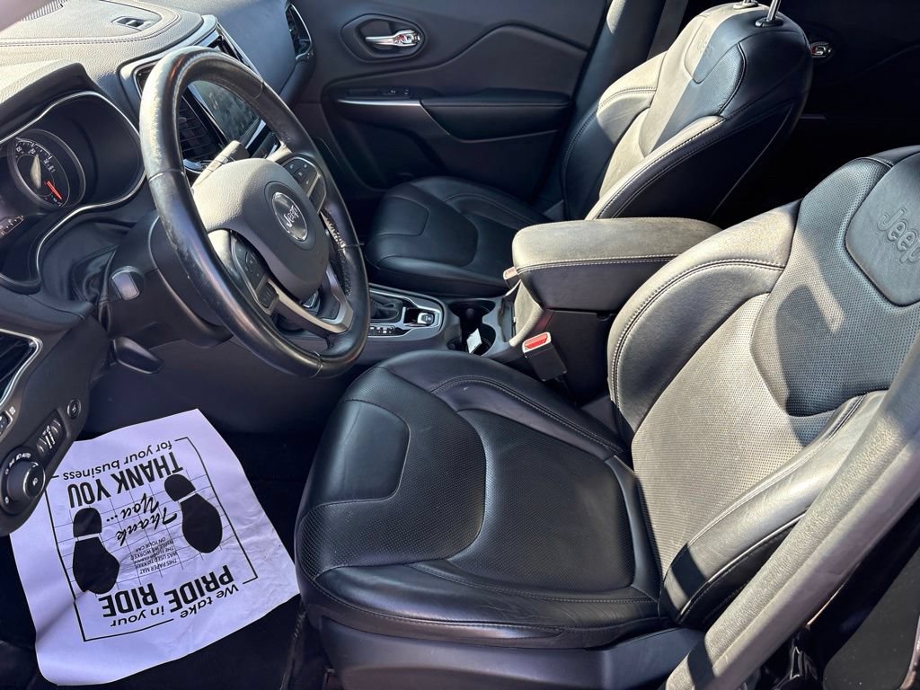 Used 2019 Jeep Cherokee Limited AWD/4WD image 16