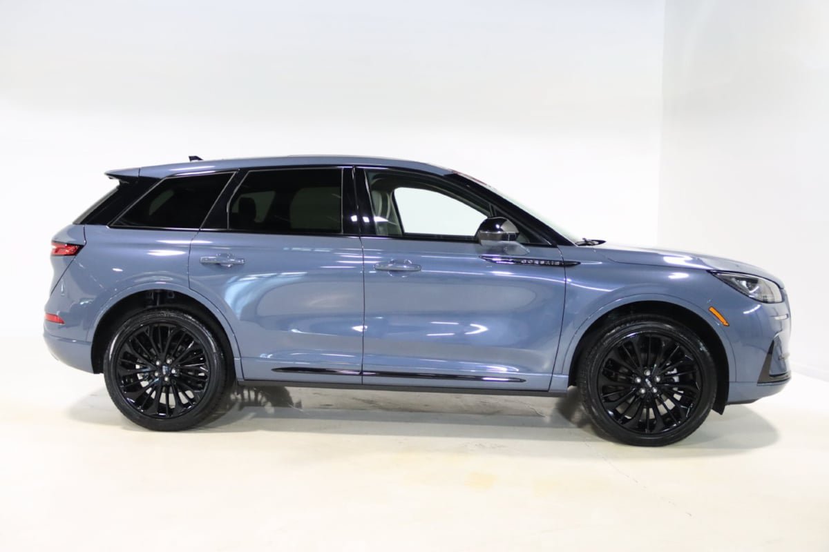 Used 2024 Lincoln Corsair AWD w/ Equipment Group 101A image 5
