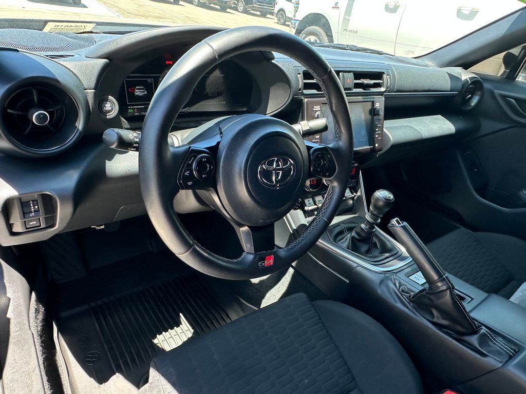 Used 2022 Toyota GR86 w/ ALL Weather Mat Package (TMS) RWD image 22