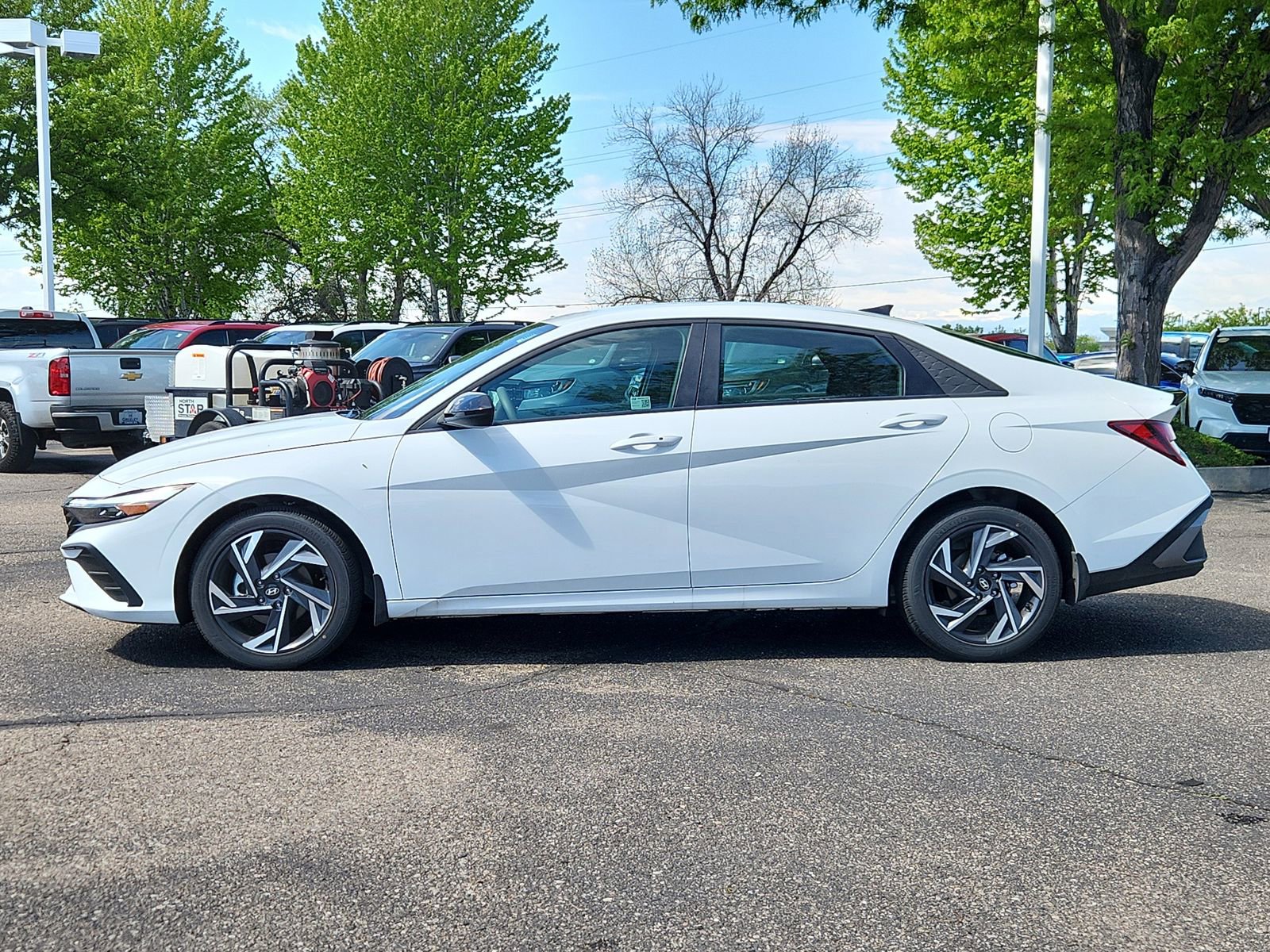 Certified 2025 Hyundai Elantra Sport FWD image 2
