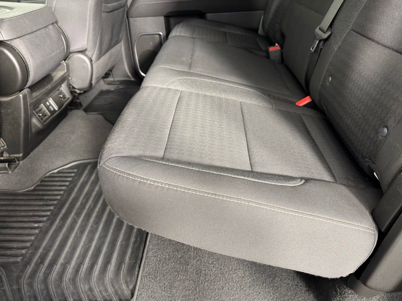 Used 2023 Chevrolet Silverado 1500 LT image 25