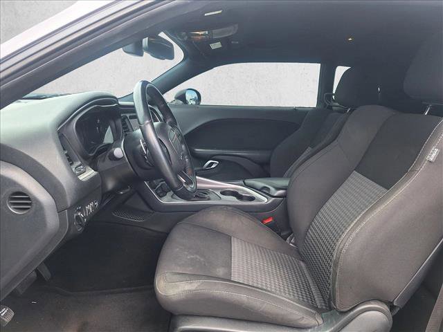 Used 2022 Dodge Challenger R/T w/ Driver Convenience Group RWD image 10