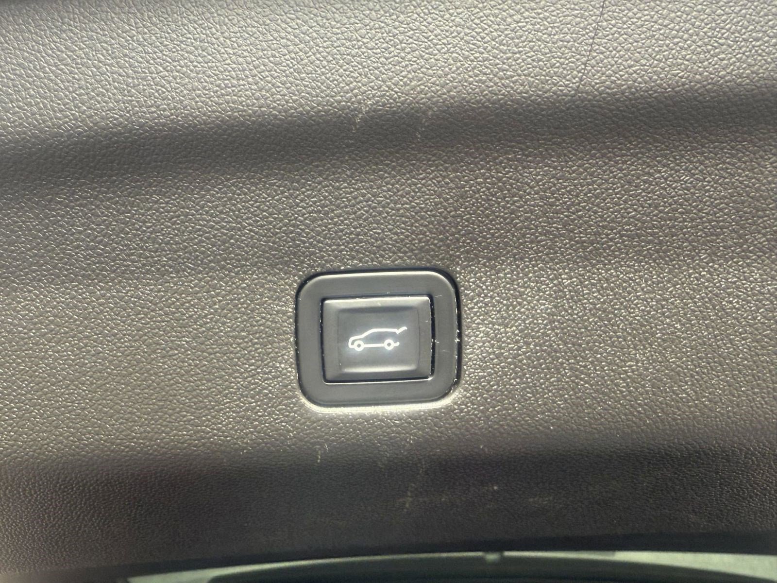 Used 2022 GMC Yukon SLT AWD/4WD image 37