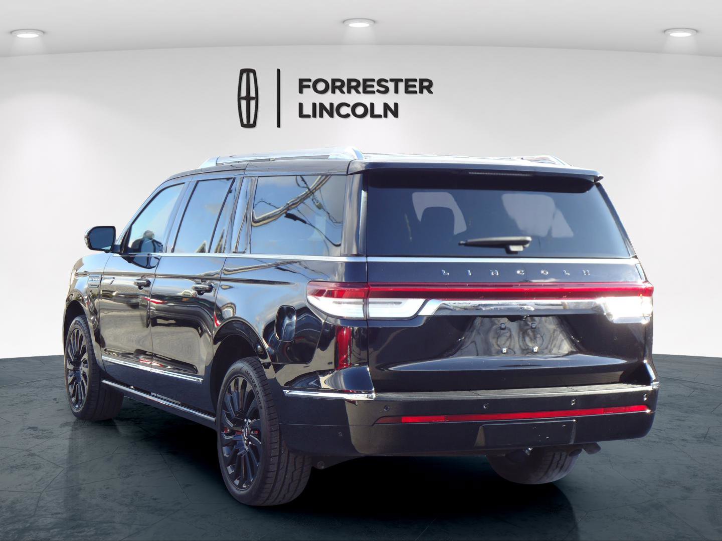 Used 2022 Lincoln Navigator L Black Label AWD/4WD image 3