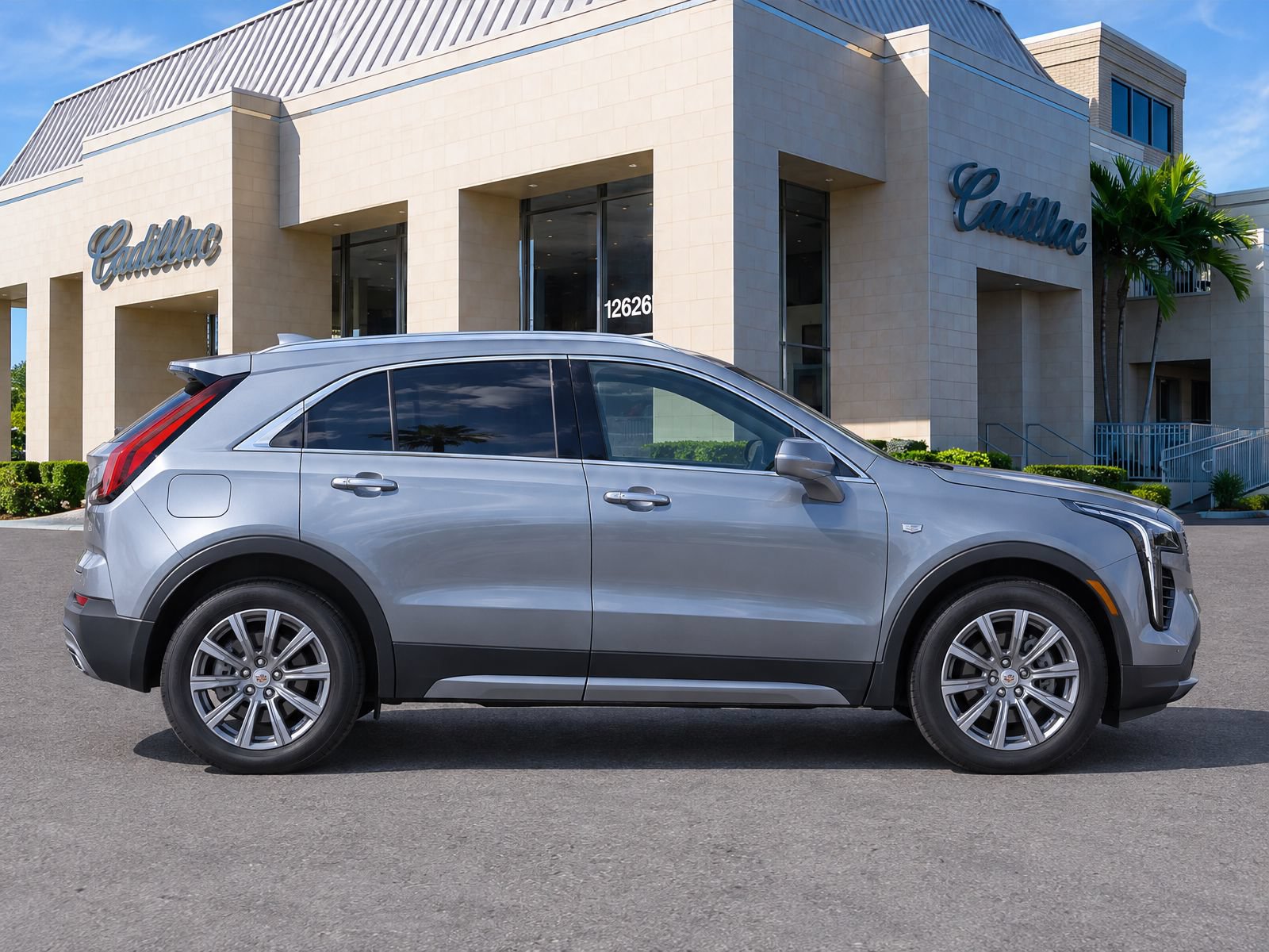Used 2023 Cadillac XT4 Premium Luxury FWD image 8
