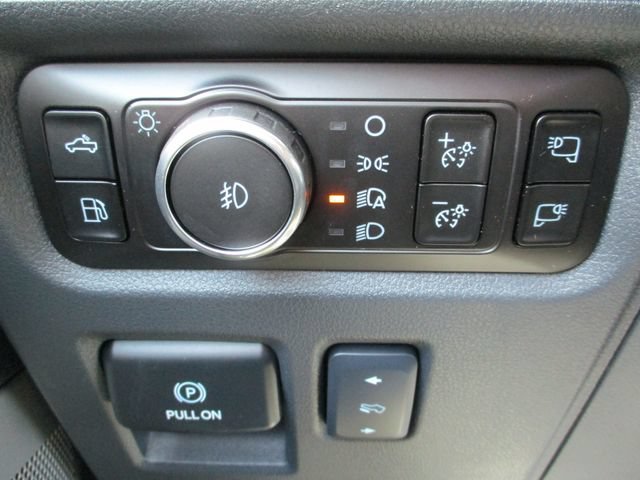 Used 2025 Ford F150 Lariat w/ Equipment Group 502A High AWD/4WD image 12