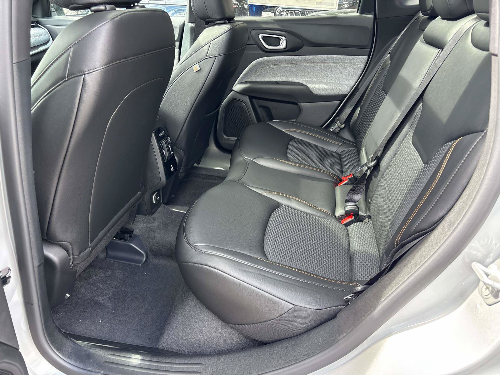 New 2026 Jeep Compass Latitude AWD/4WD image 8