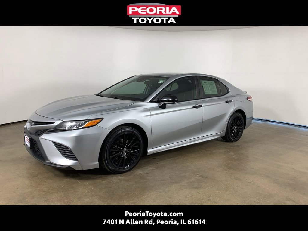 Used 2020 Toyota Camry SE image 1