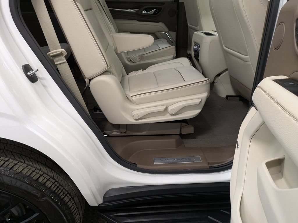 Used 2024 GMC Yukon Denali AWD/4WD image 26