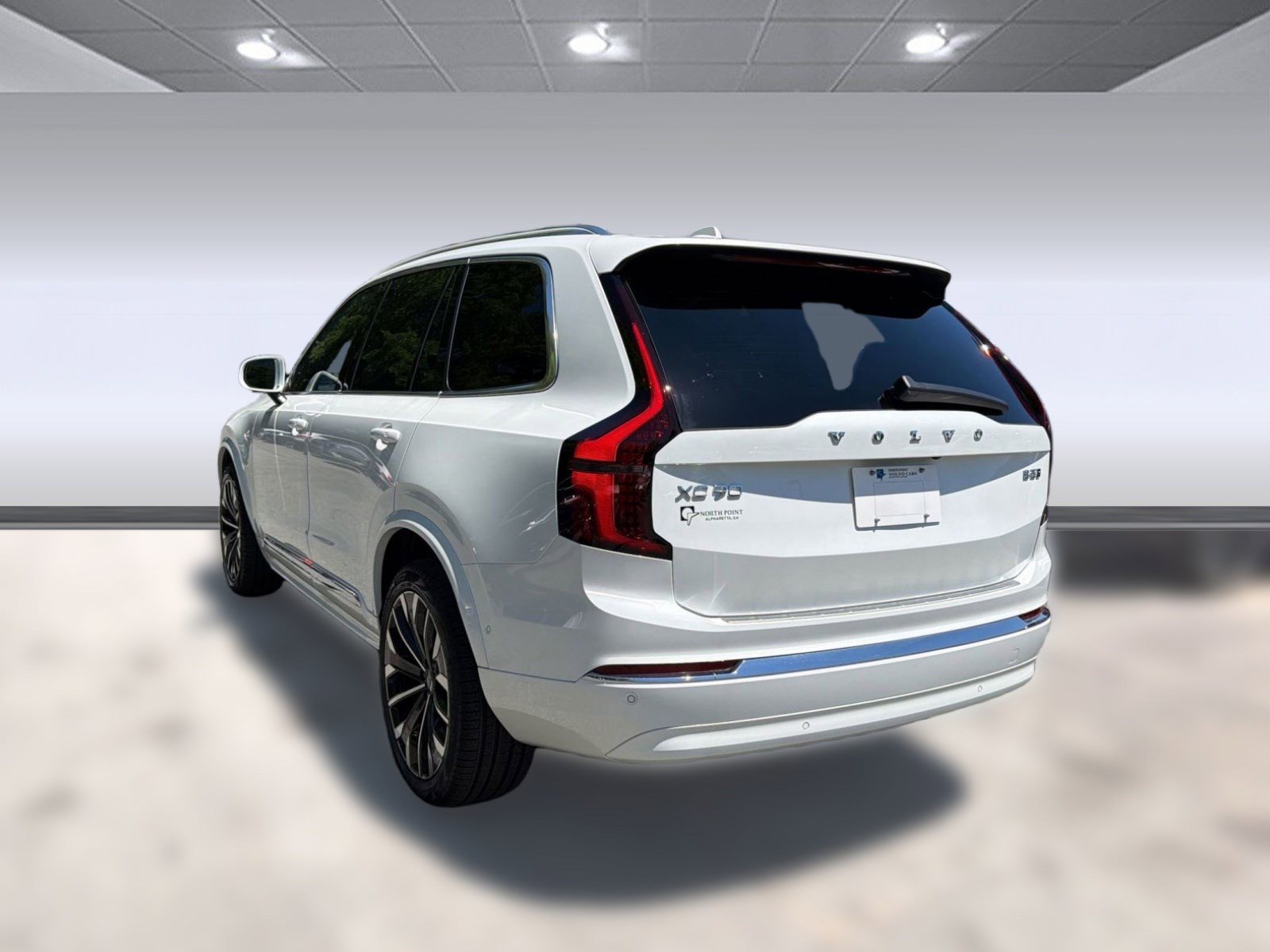 New 2026 Volvo XC90 B5 Plus w/ Protection Package AWD/4WD image 3